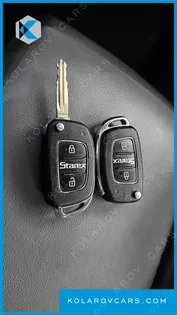 HYUNDAI STAREX VAN 5-SEATER