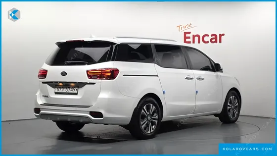KIA CARNIVAL 9-SEATER LUXURY