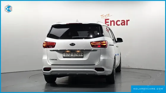 KIA CARNIVAL 9-SEATER LUXURY