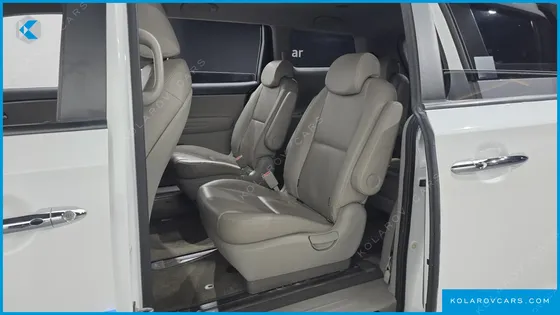 KIA CARNIVAL 9-SEATER LUXURY