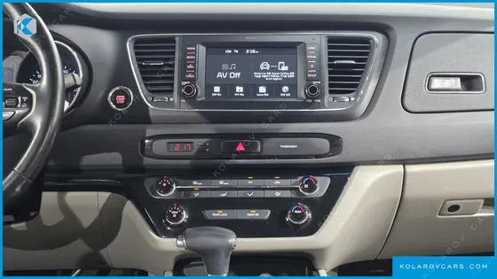 KIA CARNIVAL 9-SEATER LUXURY