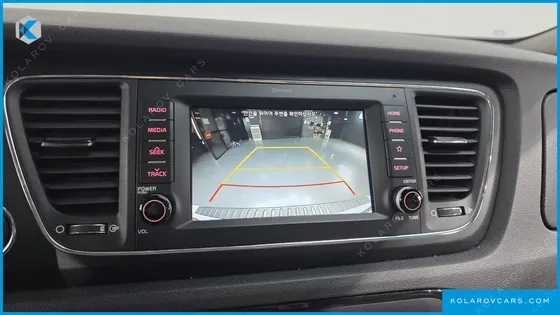 KIA CARNIVAL 9-SEATER LUXURY