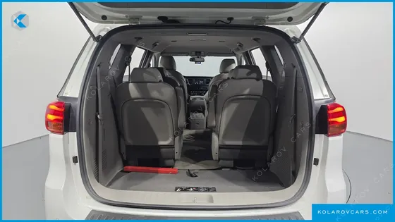 KIA CARNIVAL 9-SEATER LUXURY