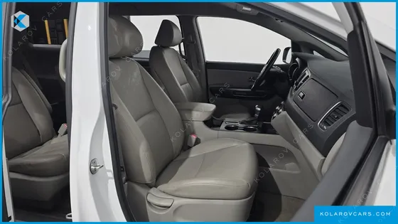 KIA CARNIVAL 9-SEATER LUXURY