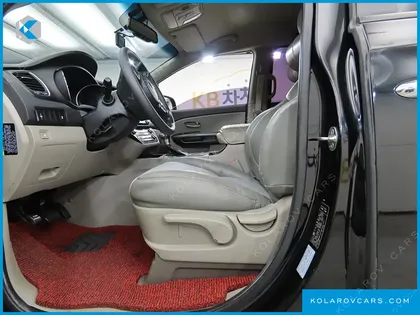 KIA CARNIVAL 11-SEATER DELUXE