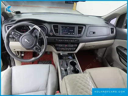 KIA CARNIVAL 11-SEATER DELUXE