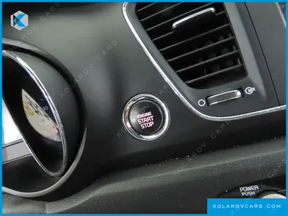 KIA CARNIVAL 11-SEATER DELUXE