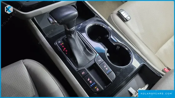 KIA CARNIVAL 9-SEATER PRSTIGE
