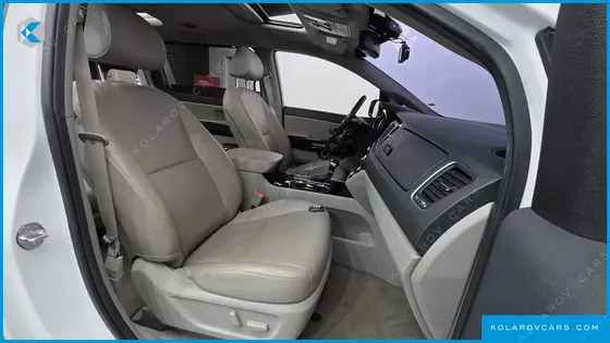 KIA CARNIVAL 9-SEATER PRSTIGE