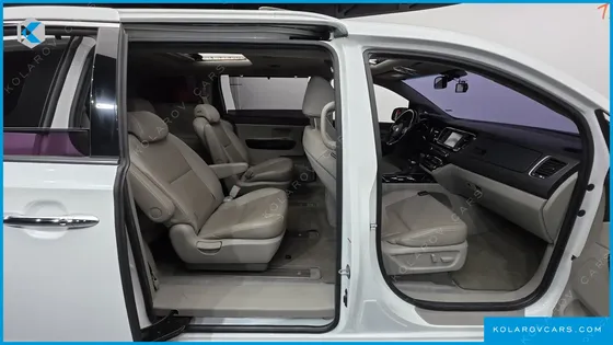 KIA CARNIVAL 9-SEATER PRSTIGE