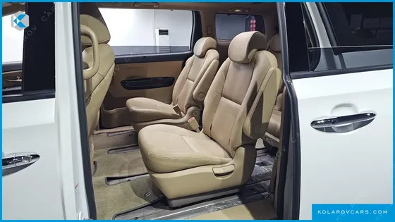 KIA CARNIVAL 9-SEATER PRSTIGE