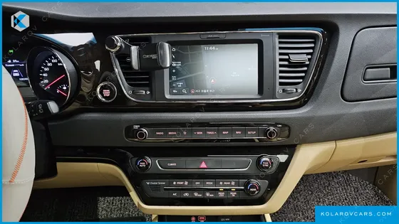 KIA CARNIVAL 9-SEATER PRSTIGE