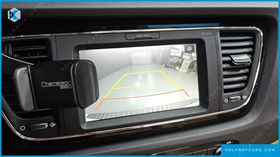KIA CARNIVAL 9-SEATER PRSTIGE