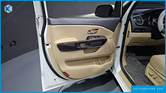 KIA CARNIVAL 9-SEATER PRSTIGE