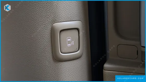 KIA CARNIVAL 9-SEATER PRSTIGE