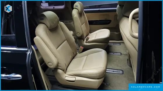 KIA CARNIVAL 9-SEATER PRSTIGE