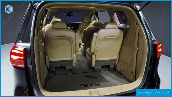 KIA CARNIVAL 9-SEATER PRSTIGE