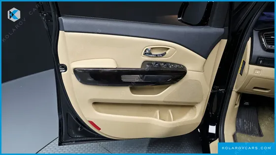 KIA CARNIVAL 9-SEATER PRSTIGE