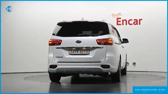 KIA CARNIVAL 9-SEATER LUXURY