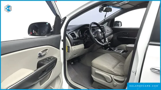 KIA CARNIVAL 9-SEATER LUXURY