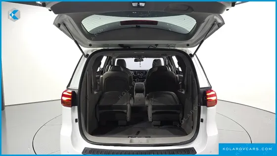 KIA CARNIVAL 9-SEATER LUXURY