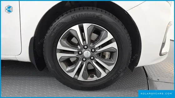 KIA CARNIVAL 9-SEATER LUXURY