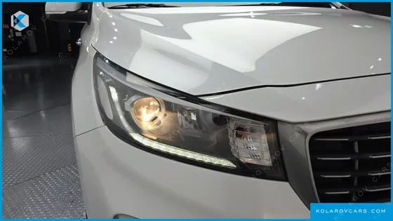 KIA CARNIVAL 9-SEATER LUXURY