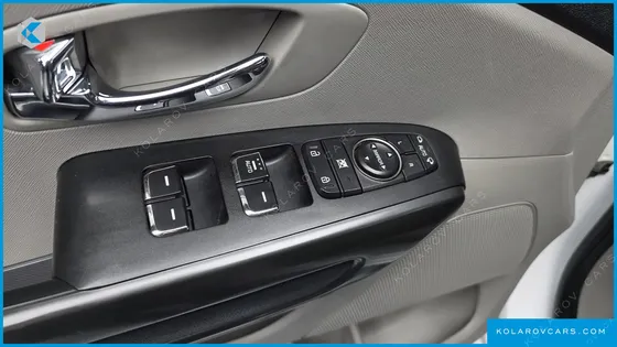 KIA CARNIVAL 9-SEATER LUXURY