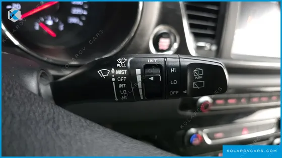 KIA CARNIVAL 9-SEATER LUXURY