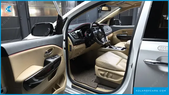 KIA CARNIVAL 9-SEATER PRSTIGE
