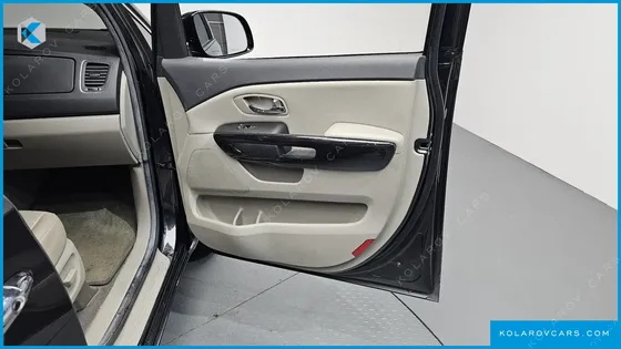 KIA CARNIVAL 11-SEATER PRESTIGE