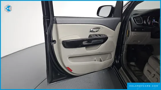 KIA CARNIVAL 11-SEATER PRESTIGE