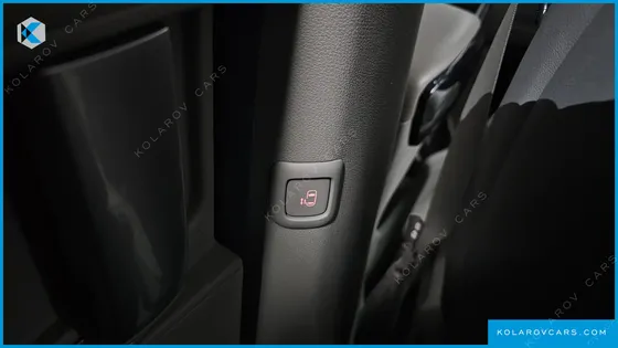KIA CARNIVAL 11-SEATER PRESTIGE
