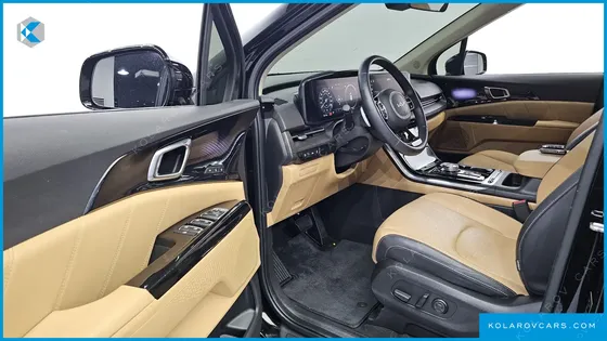 KIA CARNIVAL GASOLINE 7-SEATER SIGNATURE
