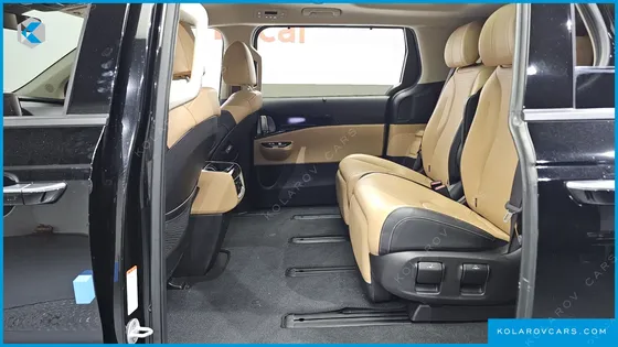 KIA CARNIVAL GASOLINE 7-SEATER SIGNATURE