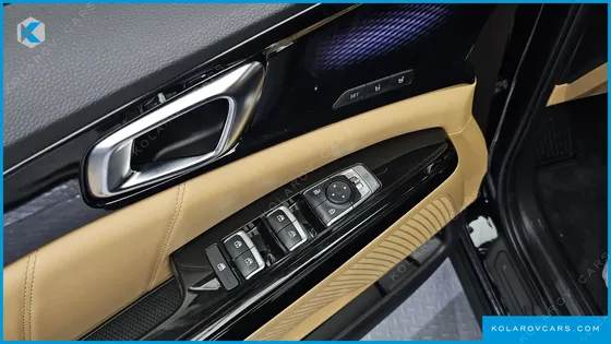 KIA CARNIVAL GASOLINE 7-SEATER SIGNATURE