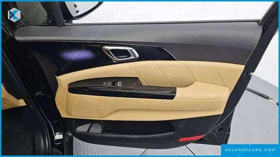 KIA CARNIVAL GASOLINE 7-SEATER SIGNATURE