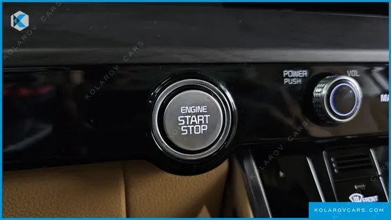 KIA CARNIVAL GASOLINE 7-SEATER SIGNATURE