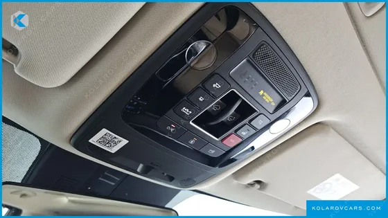 KIA CARNIVAL GASOLINE 7-SEATER SIGNATURE