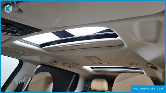 KIA CARNIVAL GASOLINE 7-SEATER SIGNATURE