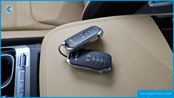 KIA CARNIVAL GASOLINE 7-SEATER SIGNATURE