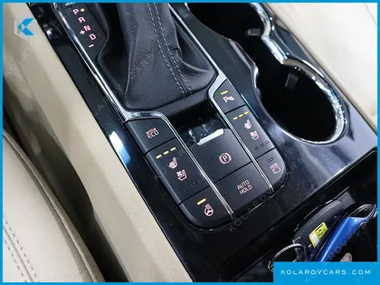 KIA CARNIVAL GASOLINE 7-SEATER LIMOUSINE