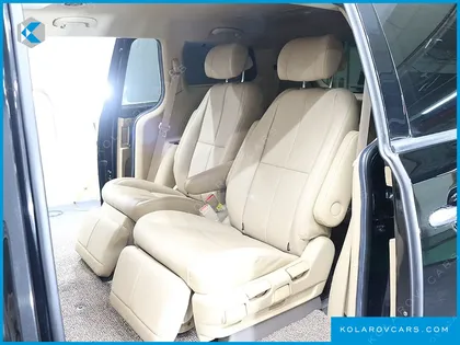 KIA CARNIVAL GASOLINE 7-SEATER LIMOUSINE