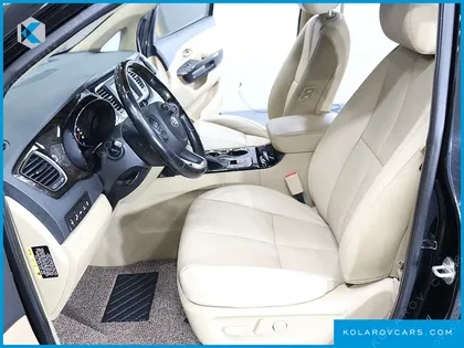 KIA CARNIVAL GASOLINE 7-SEATER LIMOUSINE
