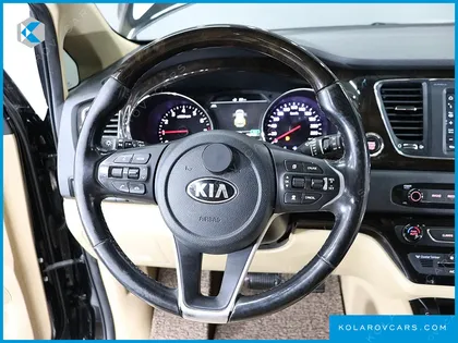 KIA CARNIVAL GASOLINE 7-SEATER LIMOUSINE