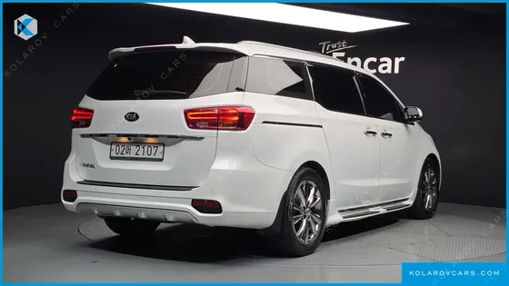 KIA CARNIVAL 9-SEATER NOBLESSE
