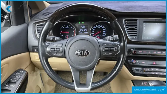 KIA CARNIVAL 9-SEATER NOBLESSE