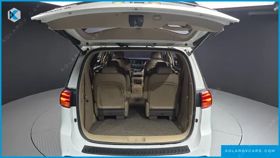 KIA CARNIVAL 9-SEATER NOBLESSE