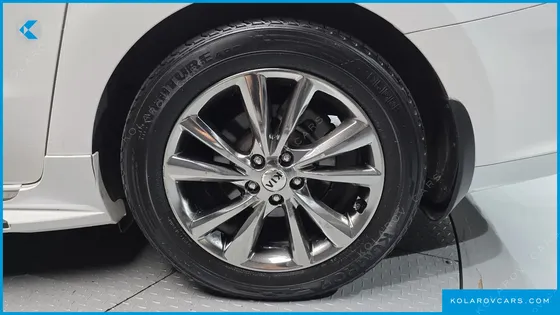 KIA CARNIVAL 9-SEATER NOBLESSE