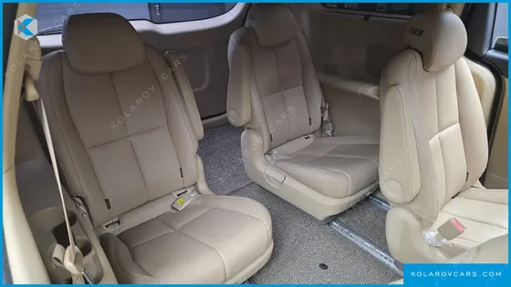 KIA CARNIVAL 9-SEATER NOBLESSE